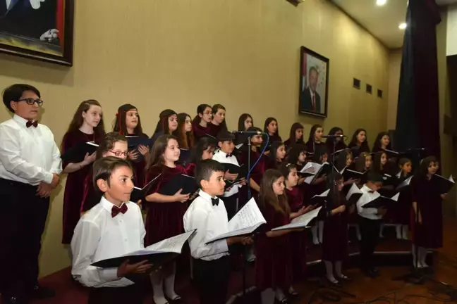Büyükşehir Çocuk Korosu'ndan Neşeli Konser