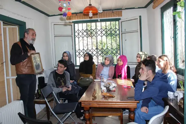 Yazarlık Okulu'nun 2018 Seçkisi Kitap Fuarında