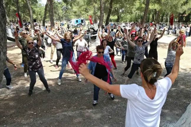 Anneler Günü'nü Piknikte Kutladılar