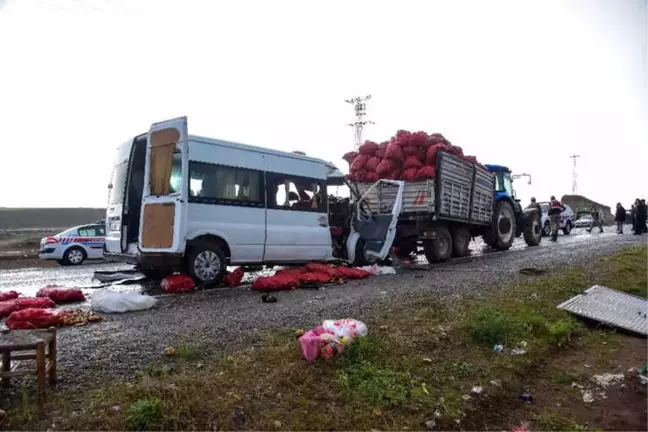 Bitlis'te Trafik Kazası: 2 Ölü, 10 Yaralı