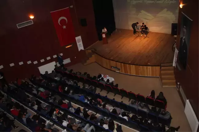 Kitap Okuyan Öğrenciler Ödüllendirildi
