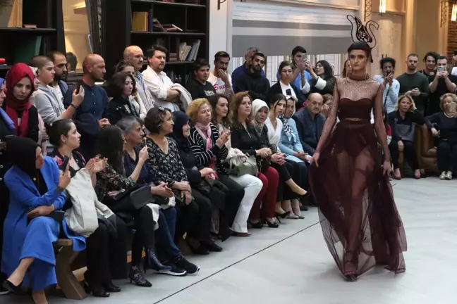 Moda Tasarımı Bölümü Öğrencileri