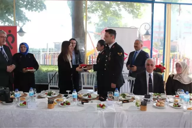 Yalova'da 40 Yıllık Evli Çiftlere Ödül