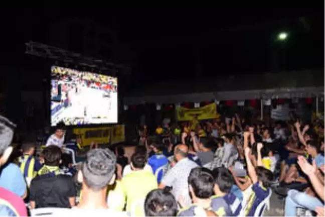 Dev Ekranda Final Heyecanı