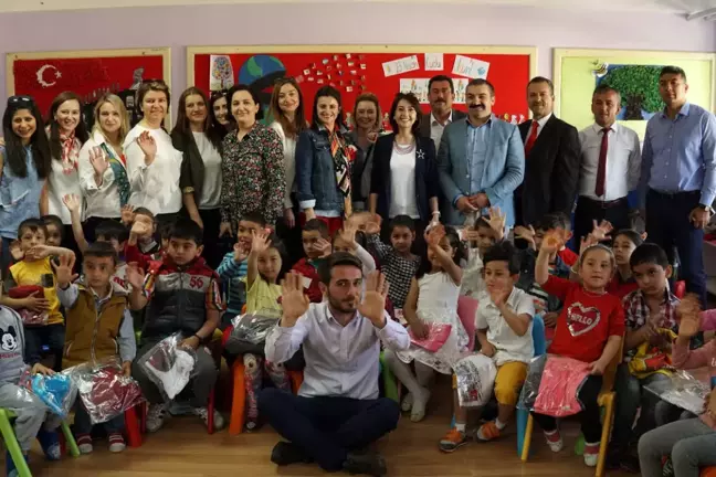 EWE Türkiye Grubu İhtiyaç Sahibi 500'e Yakın Çocuğa Kıyafet Bağışladı
