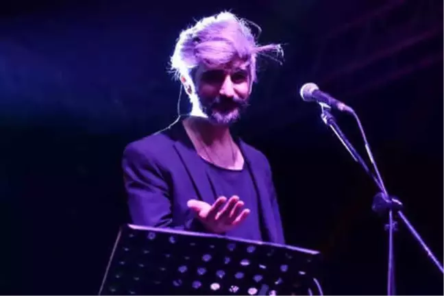 Manuş Baba'nın Mezuniyetine 2 Ders Engeli