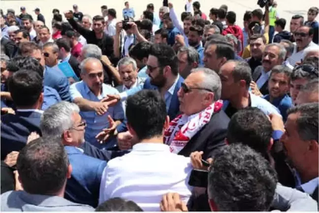 Mehmet Ağar'a Memleketi Elazığ'da Coşkulu Karşılama