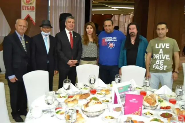Gazeteciler , Arkadaşları Canbekli İçin