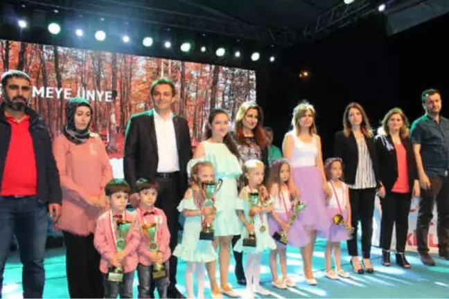 Ünye'de 'En Benzer İkizler' Seçildi