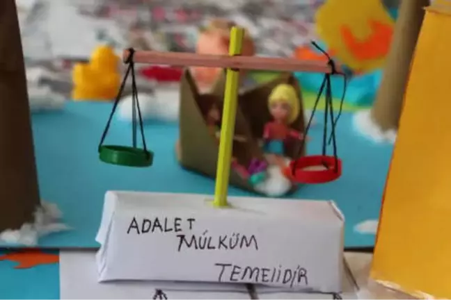 İlkokul Öğrencilerinden Geri Dönüşümlü Sergi