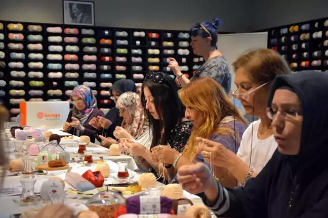 Bağcılarlı Kadınlar Lösemili Çocuklar İçin Bez Bebek Ördü