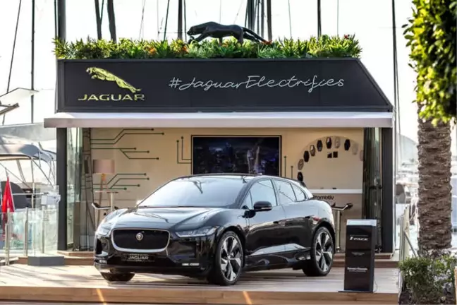 Jaguar'ın İlk Elektrikli Pop-Up Showroom'u Bodrum'da
