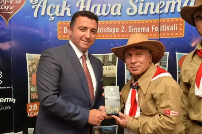 Bozüyük Belediyesi Açık Hava Sinema Festivali'nde Yıldızlar Geçidi