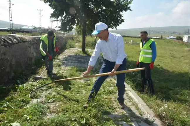 Başkan Köksoy, Personeli ile Temizlik Çalışmalarına Katıldı