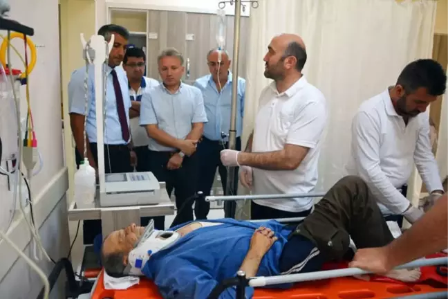 Korkuteli Kaymakamını Taşıyan Resmi Araç Kaza Yaptı: 1 Yaralı
