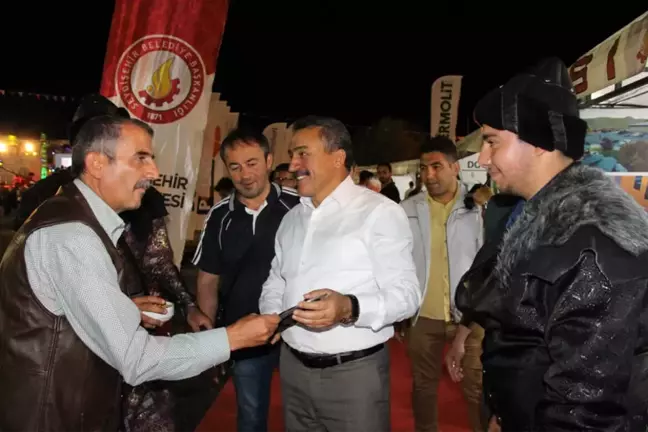 Başkan Tutal'dan Şölene Katılan Esnaflara Bol Kazançlar Ziyareti