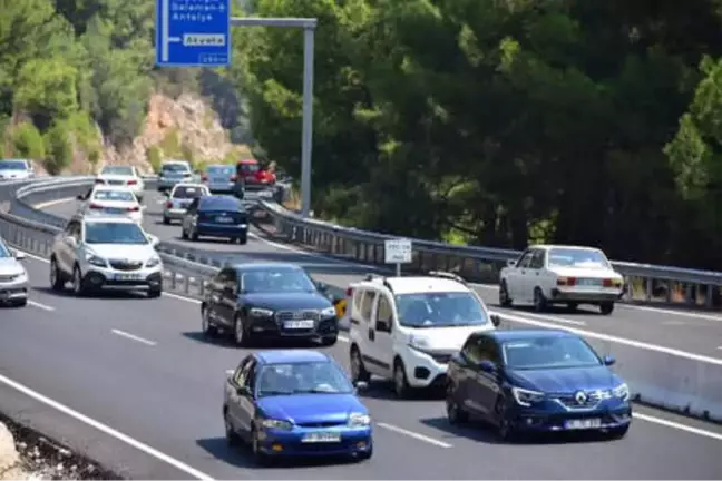 Muğla'daki Tatilciler Dönüş Yolunda