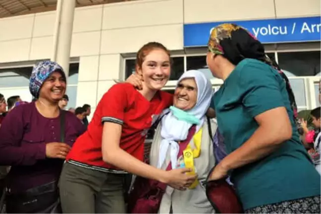 Antalya'nın İlk Hacı Kafilesi Yurda Döndü