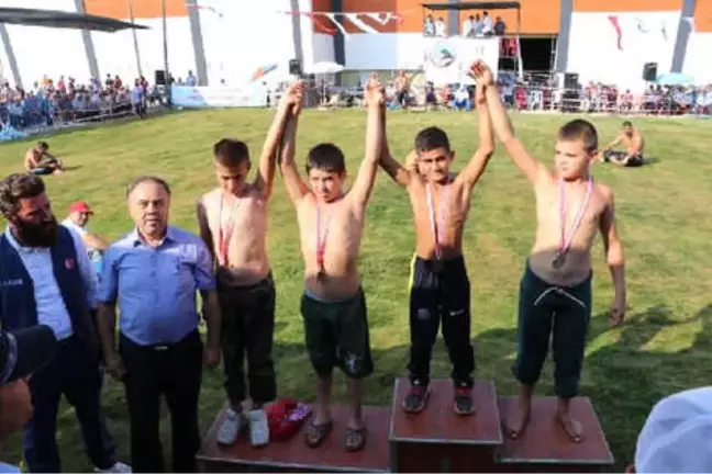 Kula Er Meydanı'nda Zafer Serhat Gökmen'in