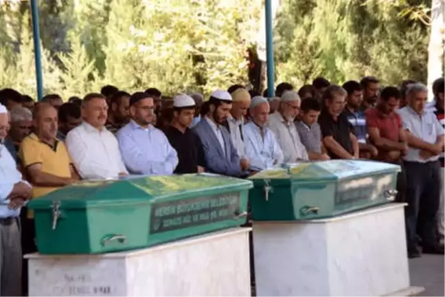 Mersin'de Ailesini Katledip İntihar Eden Şizofreni Hastası İlaçlarını Almıyormuş (2)