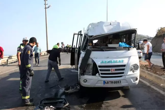 Bodrum'da Yolcu Minibüsü Devrildi: 16 Yaralı