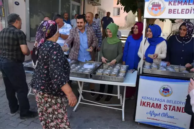 Kemalpaşa'da Canlarla Aşure Etkinliği