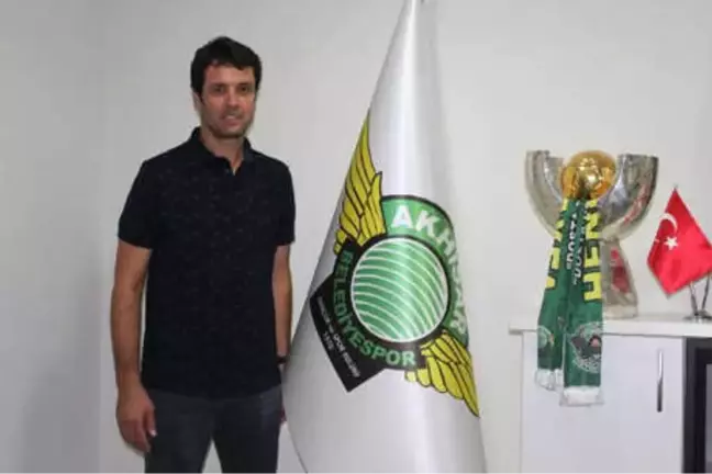 Akhisarspor'da Cihat Arslan İmzayı Attı