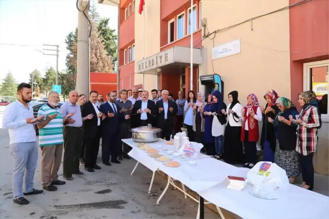 Hadim'de AK Parti Kadın Kolları Aşure Dağıttı
