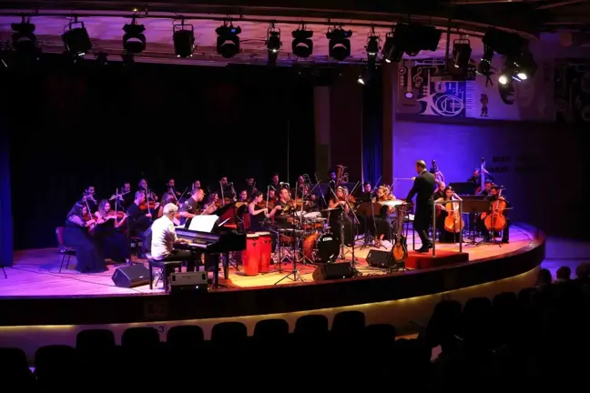 Zeki Müren Şarkılarıyla Anıldı