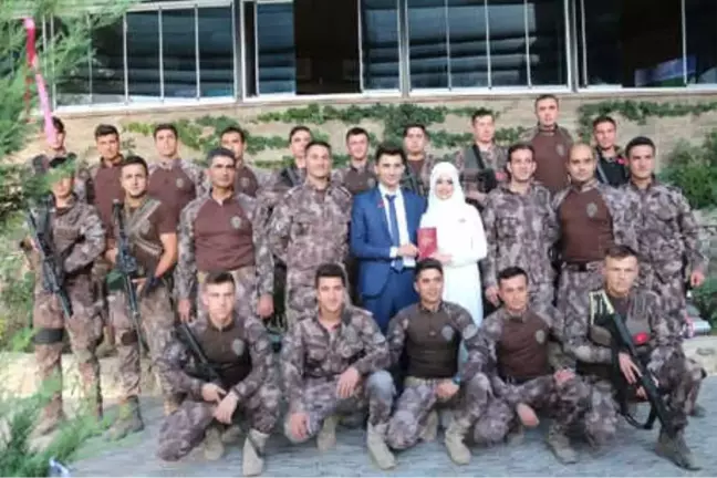 Çukurca Kaymakamı, Koruma Polisinin Nikahını Kıydı