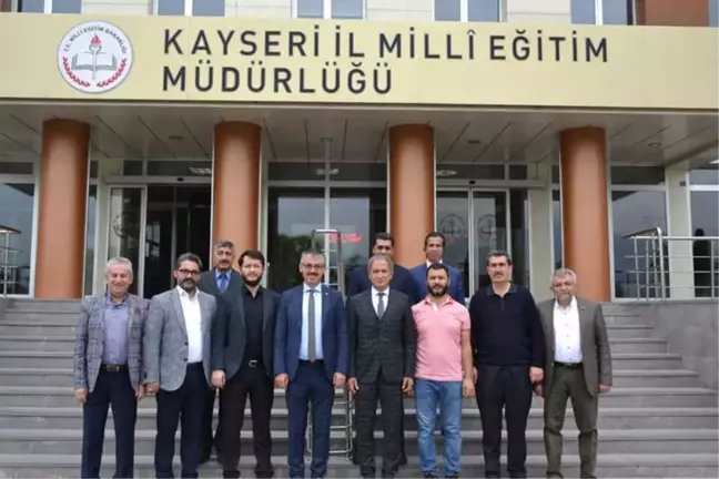 AK Parti İl Başkanı Çopuroğlu, Milli Eğitim Müdürü Ekinci'yi Ziyaret Etti