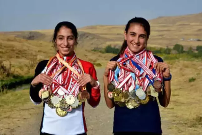 Aileleri İkna Edildi, Zeynep ile Eda Şampiyon Oldu