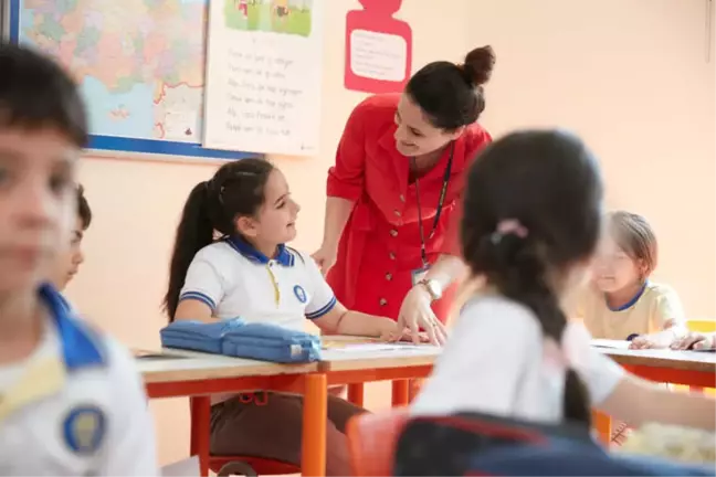 Sınıf Öğretmenleri, Sosyal Sorumluluk İçin FMV Işık Okulları'nda Buluşuyor
