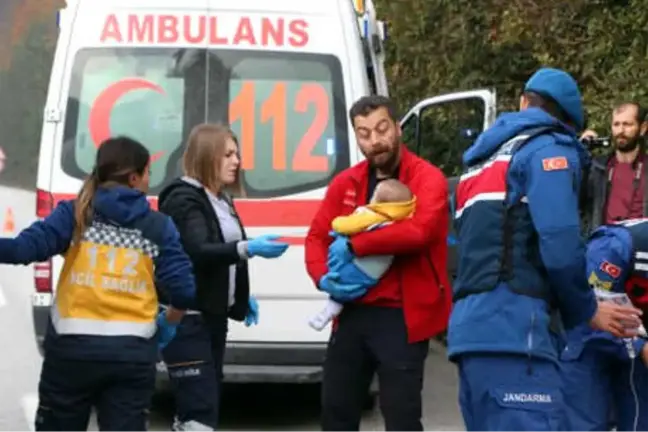 Bolu'da Otomobil ile Kamyonet Çarpıştı: 1 Ölü, 6 Yaralı