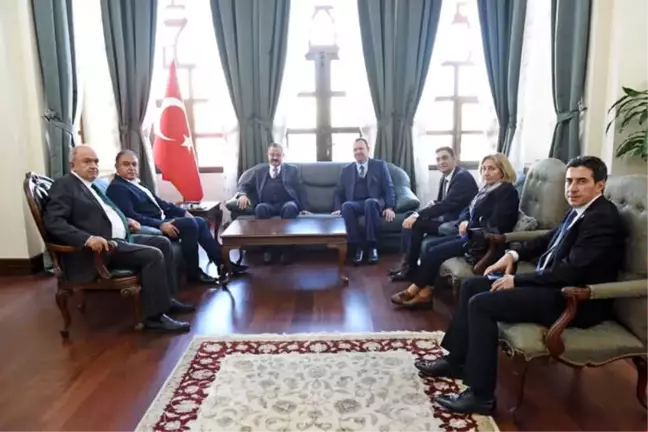 Gso Yönetimi Vali Tekinarslan'ı Ziyaret Etti