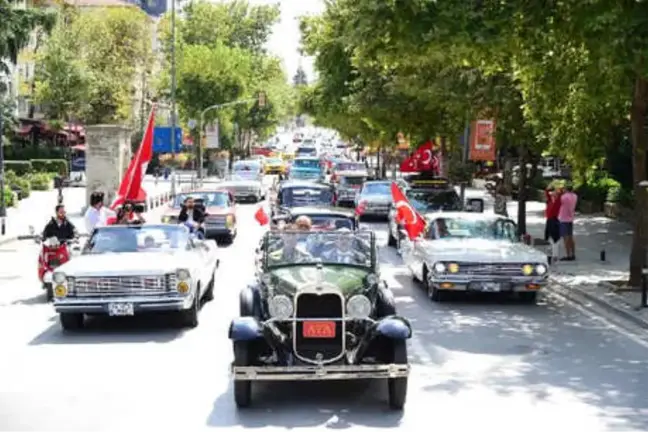 Atatürk'ün Benzeri Göksal Kaya 'yaşasın Cumhuriyet' Konvoyunda Halkı Selamlayacak