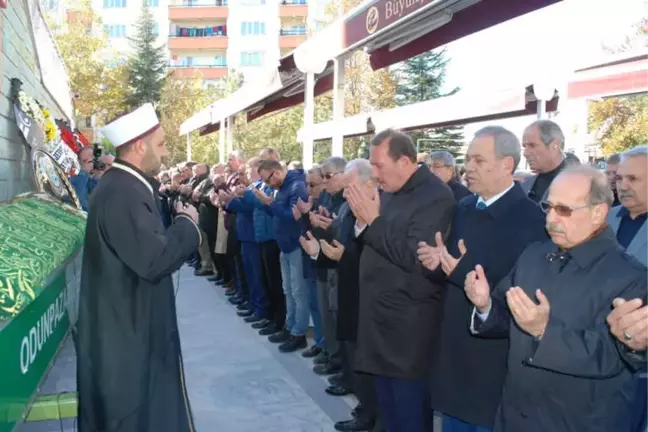 Yılmaz Karaca'nın Annesi Son Yolculuğuna Uğurlandı