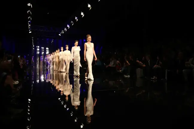 Dilek Hanif'ten Fashionist Gala Gecesine Özel Görkemli Defile