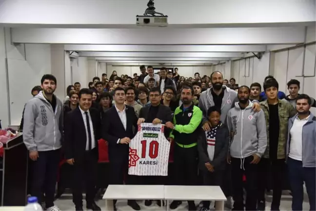 Adnan Menderes Anadolu Lisesi'nde Karesispor Coşkusu