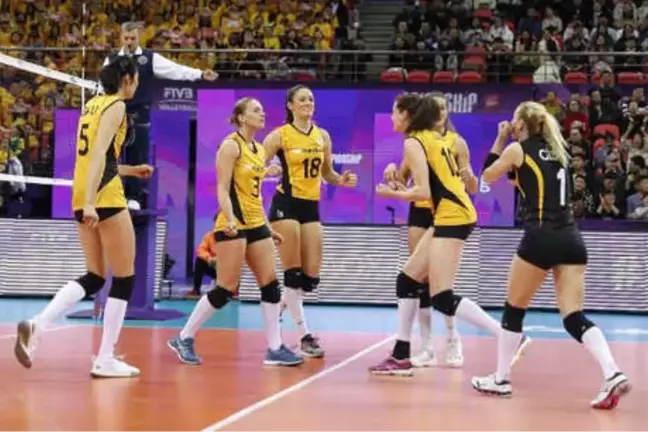 Vakıfbank Yarı Finalde