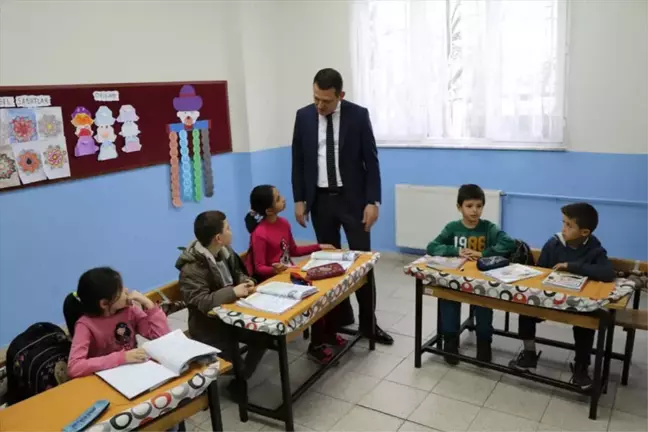 Kaymakam Ürkmezer'in Köy Okulu Ziyaretleri
