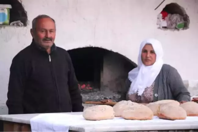 20 Yıldır Yaptıkları Ekşi Mayalı Köy Ekmeği Gelir Kapıları Oldu