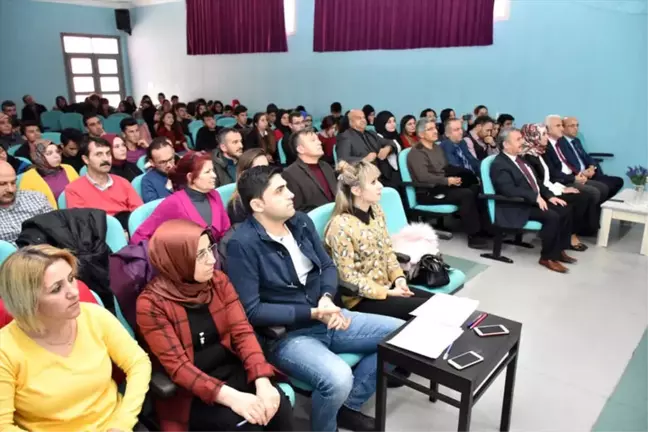 Karaman'da Hoş Sada Şiir Okuma Yarışması