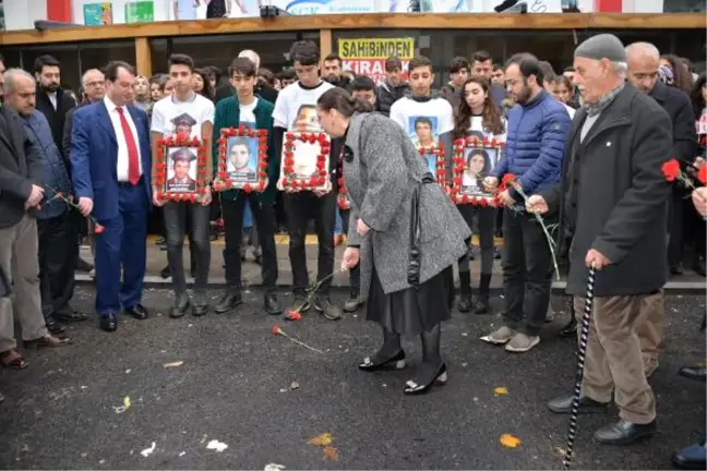 Diyarbakır'da Dershane Önündeki Terör Saldırısında Yaşamını Yitirenler Anıldı