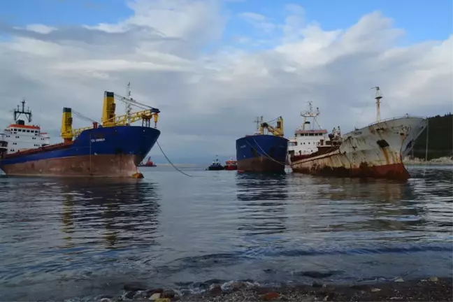 İzmir'in 'Hayalet Gemileri' Ekonomiye Katkı Sağlıyor