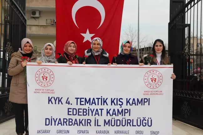 Üniversite Öğrencilerinden Şehitlik Ziyareti