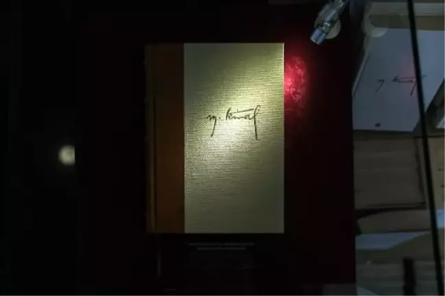 Yılmaz Özdil'in Kitabı Satışa Çıktı