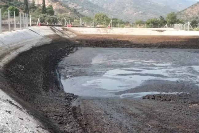 Fabrikanın Atık Havuzundan Sızan Yağ, İçme Suyunu Kirletti' İddiası
