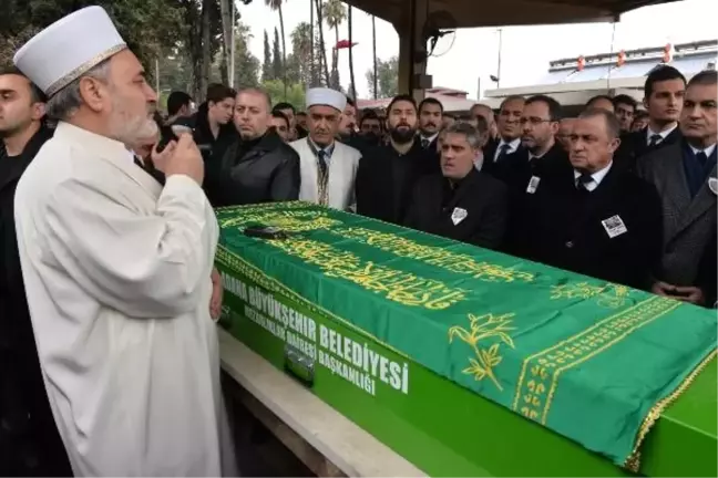 Fatih Terim'in Babası, Son Yolculuğuna Uğurlanıyor (3)