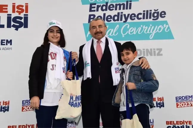 Ataşehir'de 100 Proje İçin 100 Genç Pedal Çevirdi
